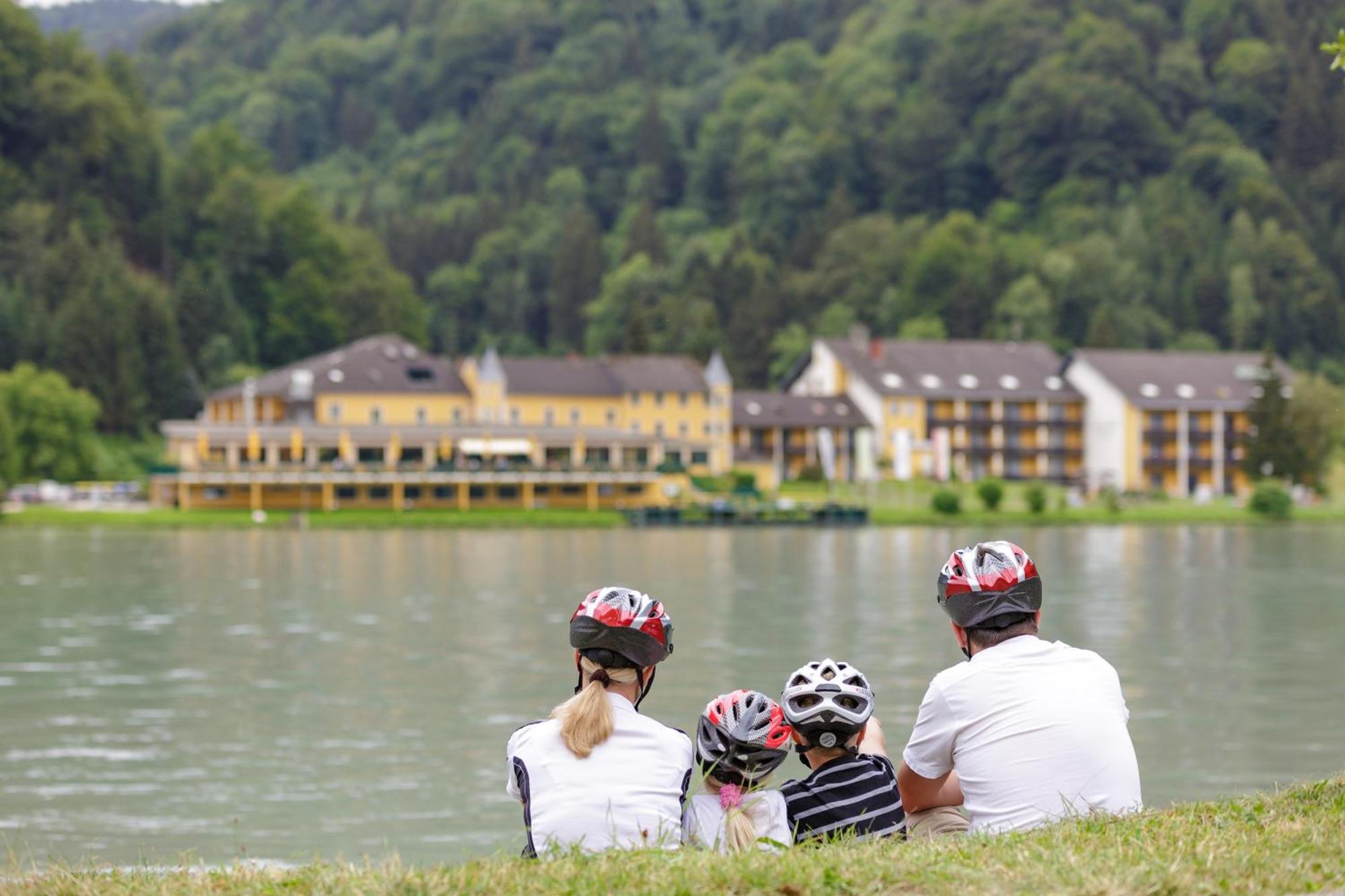 Riverresort Donauschlinge Hotel 4*